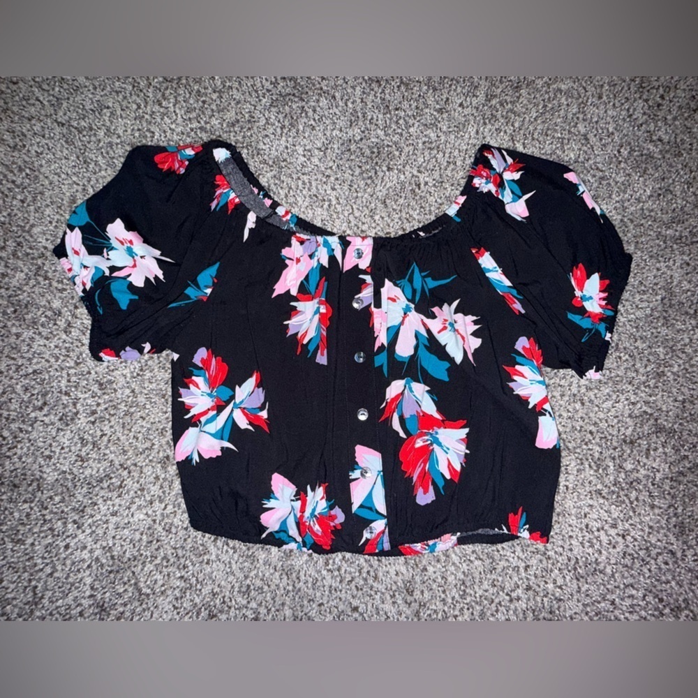 Candies black floral button down cropped blouse top